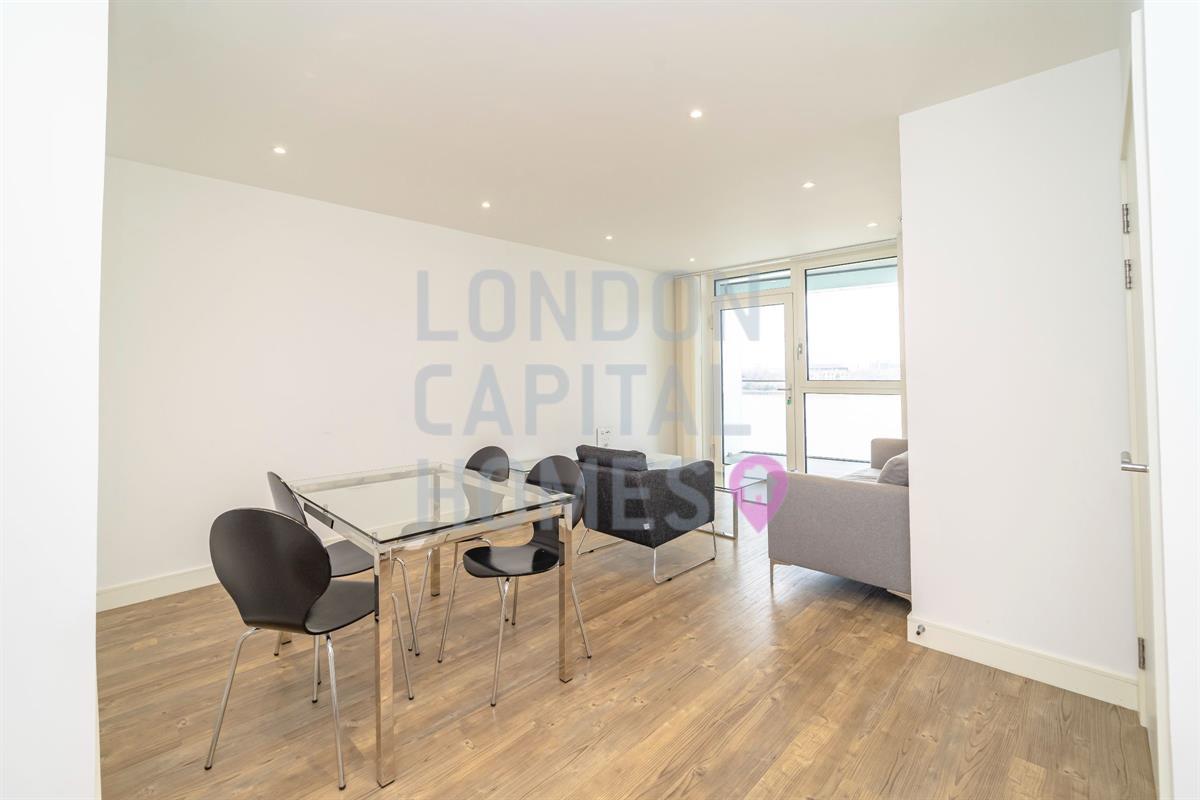 2 bed property in Gordian Apartments, 34 Cable Walk, London